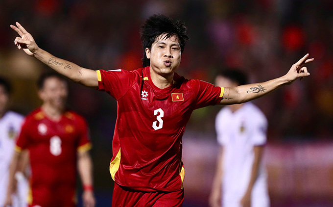 Văn Vĩ nhiều khả năng sẽ lại được tin tưởng ở trận gặp Lào trên sân khách - Ảnh: Anh Khoa 