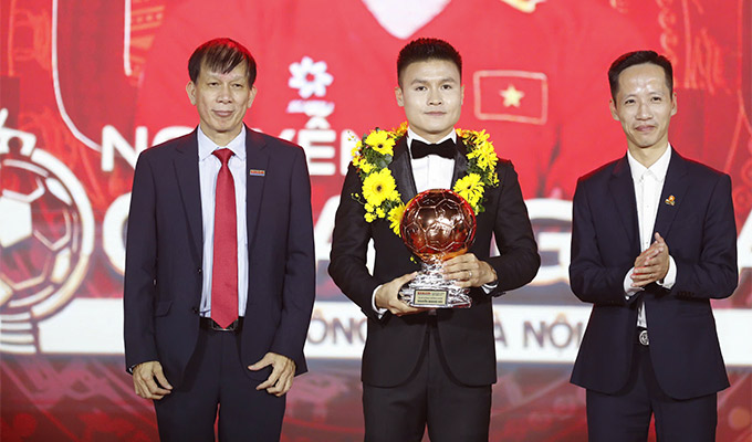 Quang Hải giành Quả bóng đồng Việt Nam 2025 - Ảnh: Anh Khoa 