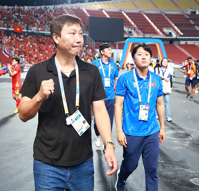 HLV Kim Sang Sik thành công hơn cả ông Park tại Đông Nam Á - Ảnh: Đức Cường