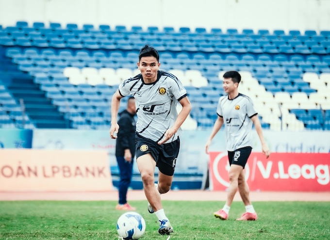 Văn Thắng trong một buổi tập của Thanh Hoá. Ảnh: CTV 