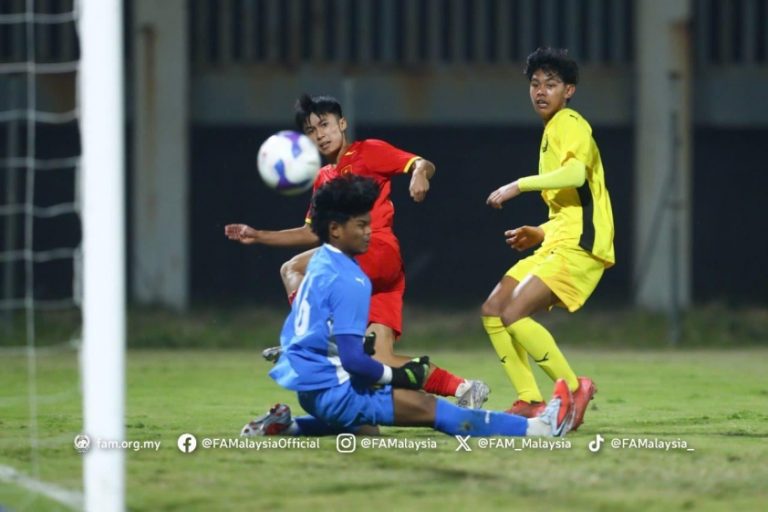 Báo Trung Quốc nhận xét màn thể hiện của Việt Nam trước Malaysia_692ce0b8d1349.jpeg