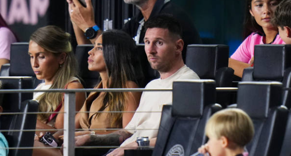 ”Bất kỳ ai cũng giỏi hơn Messi” 694e324f858d7.png