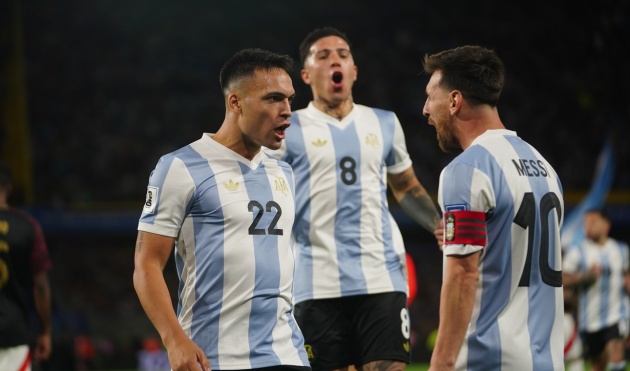 Lautaro ‘sánh vai’ Maradona với siêu phẩm volley; Messi vẫn quá khác biệt tại Argentina 69326f90e398f.jpeg