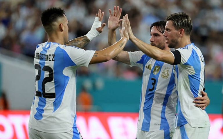 Martinez kém duyên, Argentina thắng chật vật trong ngày vắng Messi 694e313eb4252.jpeg