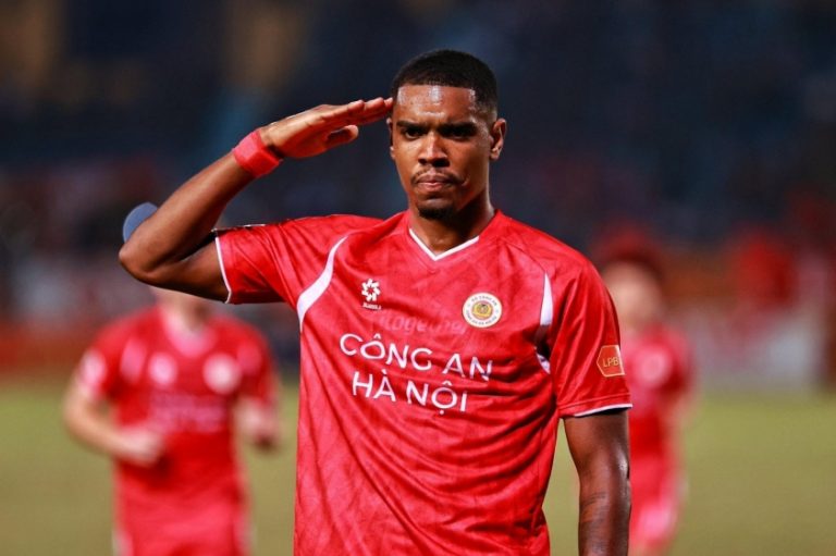 Tiền đạo Brazil hạnh phúc khi giành danh hiệu cao quý ở Việt Nam 69522bd29e81b.jpeg