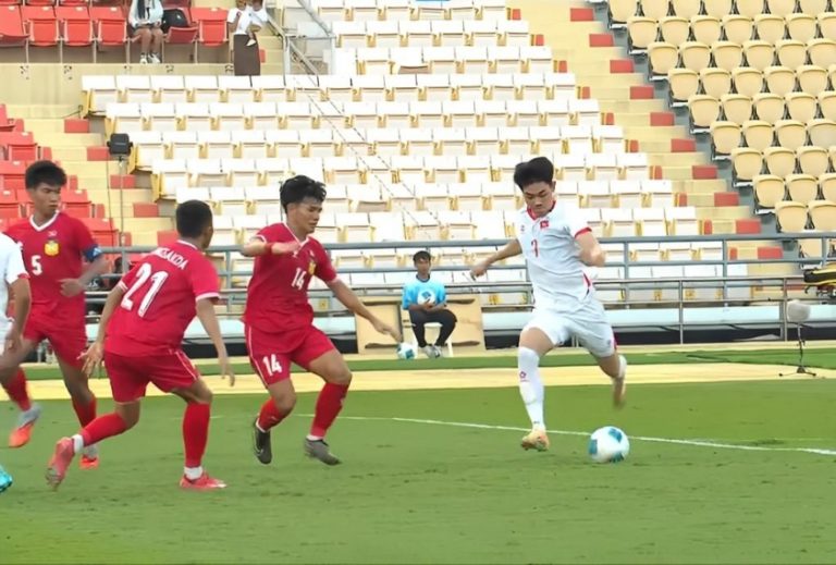 Trọng tài đã ‘tặng’ 3 điểm cho U22 Việt Nam tại SEA Games 69301e32a0d2b.jpeg