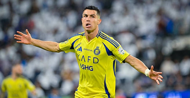 Đẳng cấp tuổi 40 của Ronaldo 695ca83ec2b31.jpeg