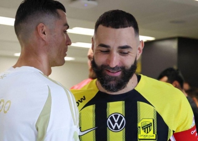Khoảnh khắc đặc biệt giữa Ronaldo và Benzema 695ca97222653.jpeg