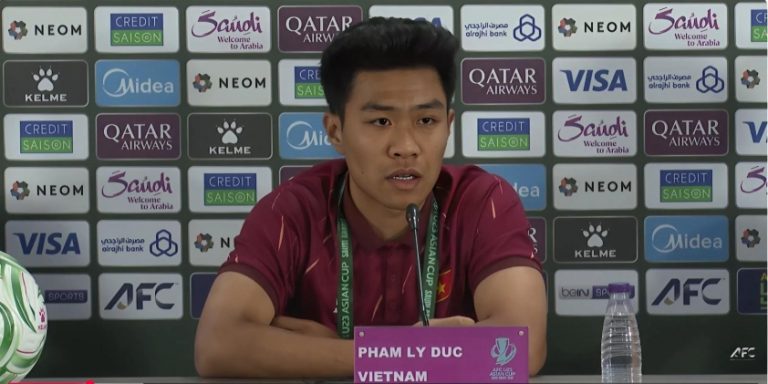 Lý Đức chỉ thẳng điểm mạnh của U23 Jordan 695baf0f0e33e.jpeg