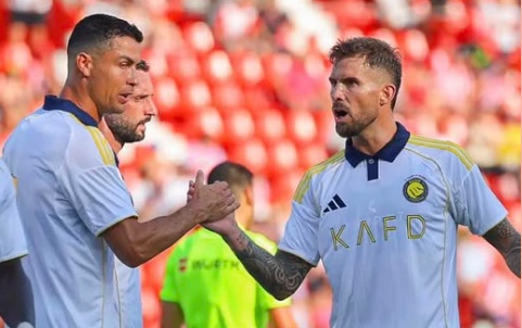 Phản ứng của Ronaldo gây bất ngờ cho Inigo Martinez 695ca61055597.jpeg