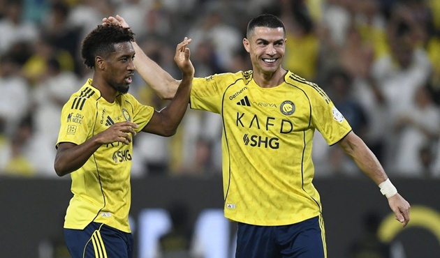 Ronaldo chạm mốc 800 bàn, bỏ xa Messi phía sau 695ca601cd6b8.jpeg