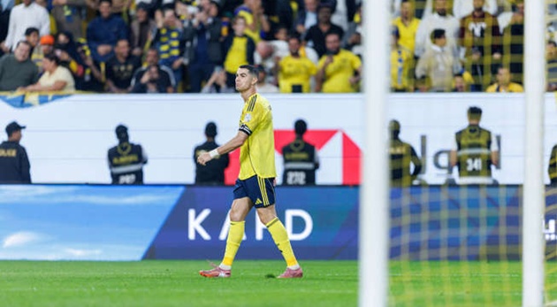 Ronaldo kiến tạo, chạm mốc 132 bàn sau 124 trận 6960a806bb03c.jpeg