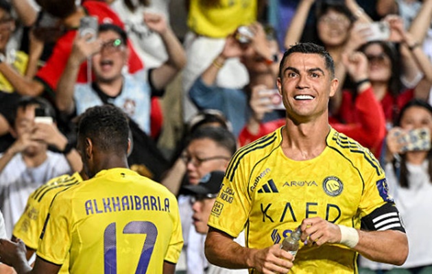 Ronaldo lập kỷ lục ghi bàn trong 24 mùa liên tiếp 695ca67f88ae6.jpeg