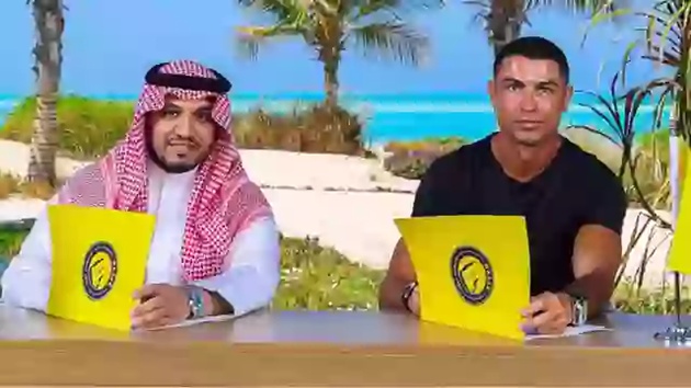 Ronaldo ở lại Al Nassr, tiếp tục vi phạm luật sống chung tại Saudi Arabia 695ca76121275.jpeg