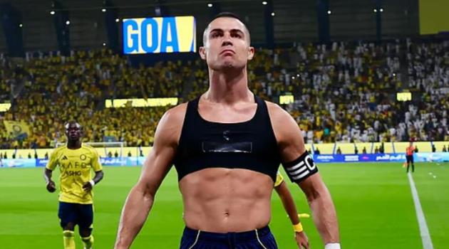 Ronaldo sút hỏng phạt đền rồi ghi bàn tuyệt đẹp giúp Al Nassr hủy diệt Al Fateh 695ca609962f3.jpeg