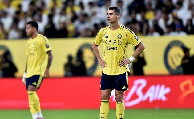 Ronaldo tự khích lệ, đá phạt trúng rào, Al Nassr bị loại khỏi Cúp Nhà vua 6960a8a64d55f.jpeg