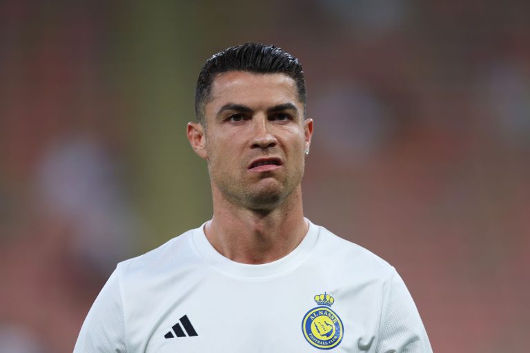 Ronaldo và chương cuối đầy trăn trở của một huyền thoại 695ca7baf3040.jpeg