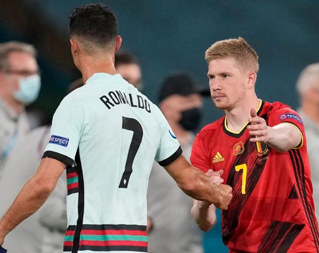 Ronaldo yêu cầu Al Nassr mua De Bruyne, trả lương 1 triệu bảng/tuần 695caa60aaa0f.jpeg