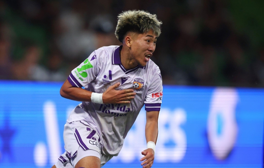 Thần đồng Việt kiều cực hiếm gây sốt ở giải hàng đầu châu Á 695baf3d19991.jpeg