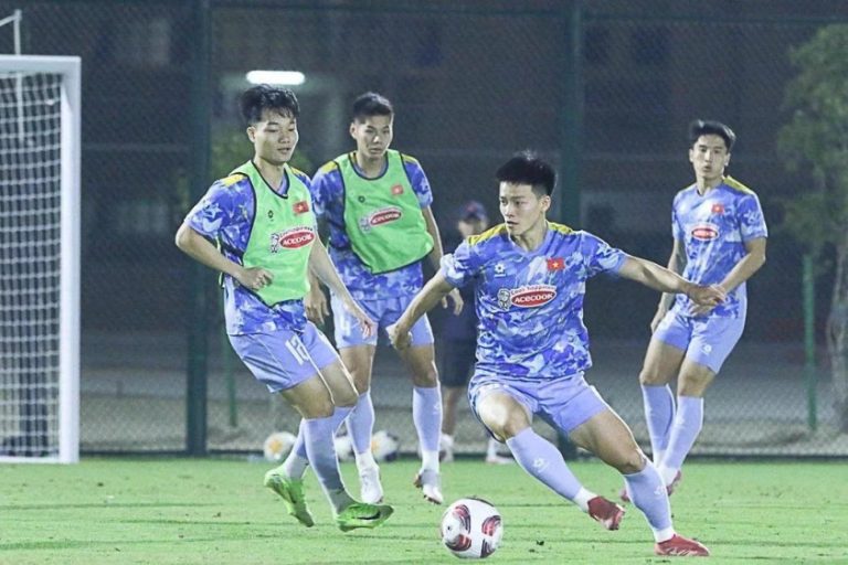 Tiền vệ U23 Việt Nam tự tin bắt bài Jordan trước trận ra quân 695bb4ad25189.jpeg