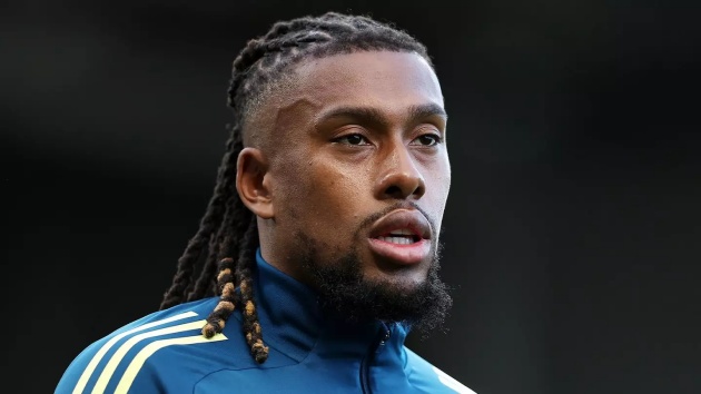 Iwobi chia sẻ chỗ ở trên tuyển Nigeria, fan tranh cãi dữ dội 6982f7ceec884.jpeg