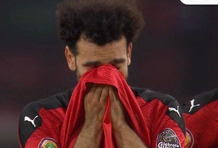 Liên đoàn của Mane bị phạt vì hành vi chơi xấu của khán giả với Salah 6982f9dbbe940.jpeg